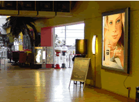 pubblicit&agrave; rotante nei cinema